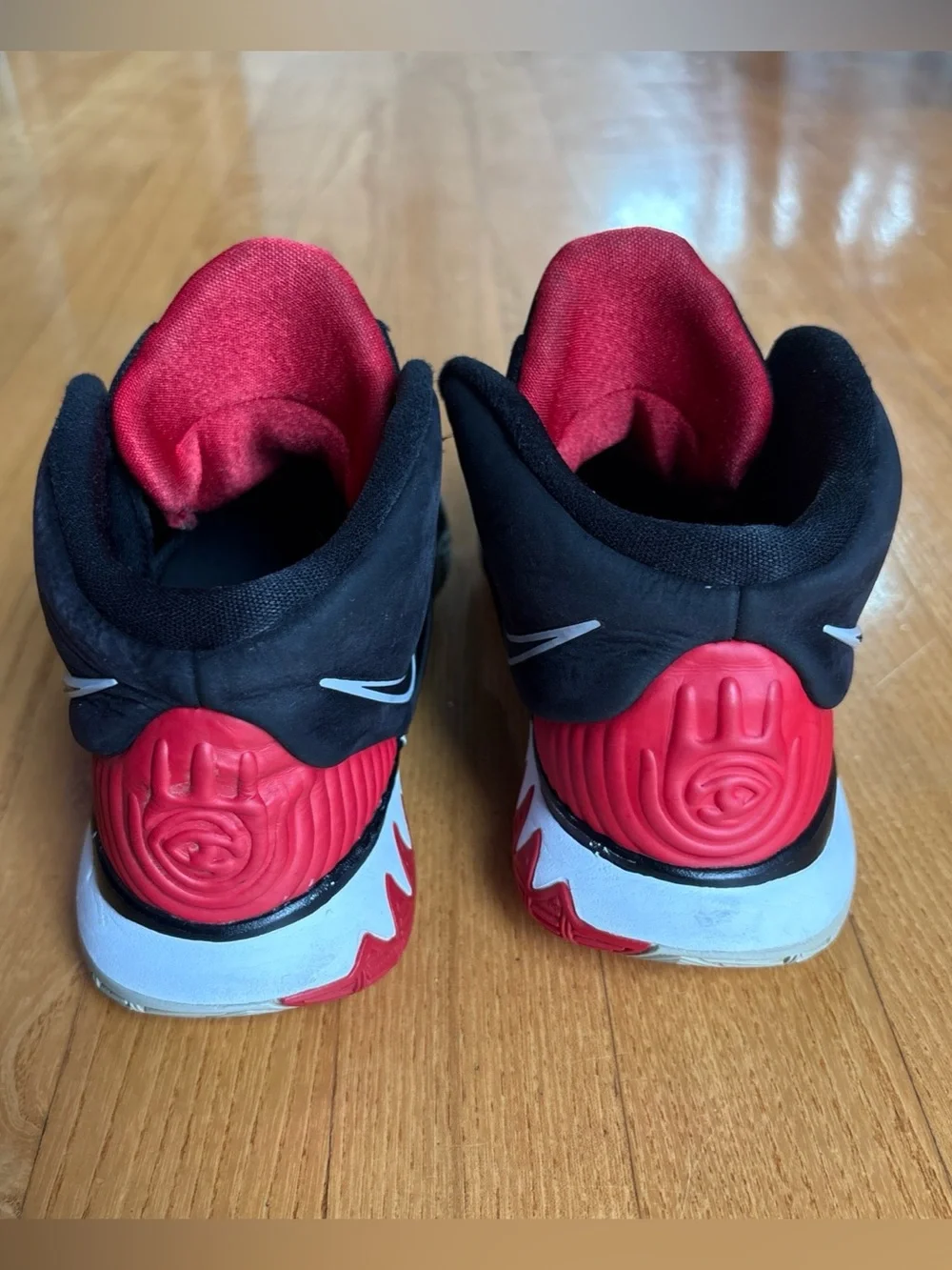 Nike Kyrie 6 Basketball Shoes sneakers Bred Black Red White Youth Boys Size 2Y